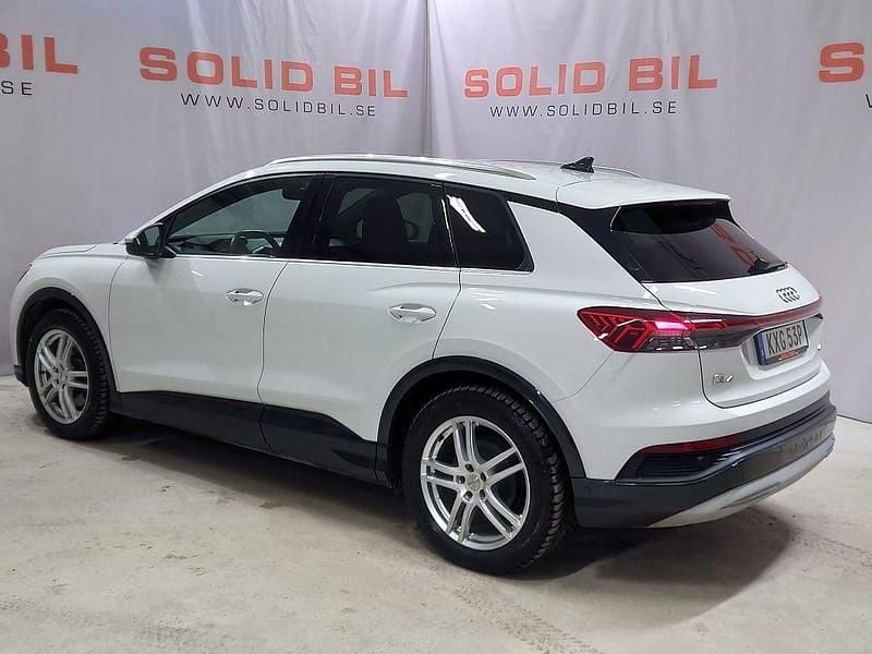 Begagnad Audi Q4 e-tron Comfort 210 kW (286 HK) 2023 Vit SUV