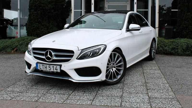Vit Begagnad 2018 Mercedes C220 AMG line Sedan | 254 900 kr (Marknadspris) - Bild 1/4