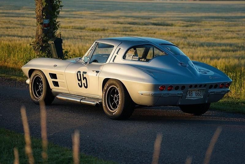 Begagnad 1963 Chevrolet Corvette Stingray | 1 625 000 kr - Bild 1/4