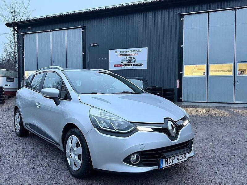 Silver Begagnad 2015 Renault Clio GrandTour Kombi | 69 900 kr (Marknadspris) - Bild 1/4