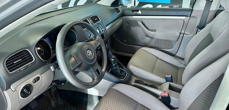 Begagnad VW Golf VII 102 HK (75 kW) 2012 Silver Kombi