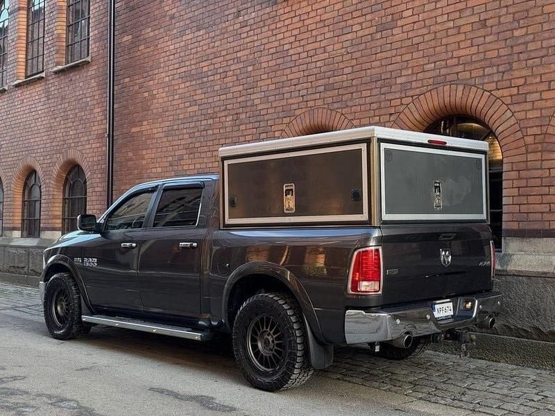 Begagnad Dodge Ram SE 394 HK (289 kW) 2015 Grå