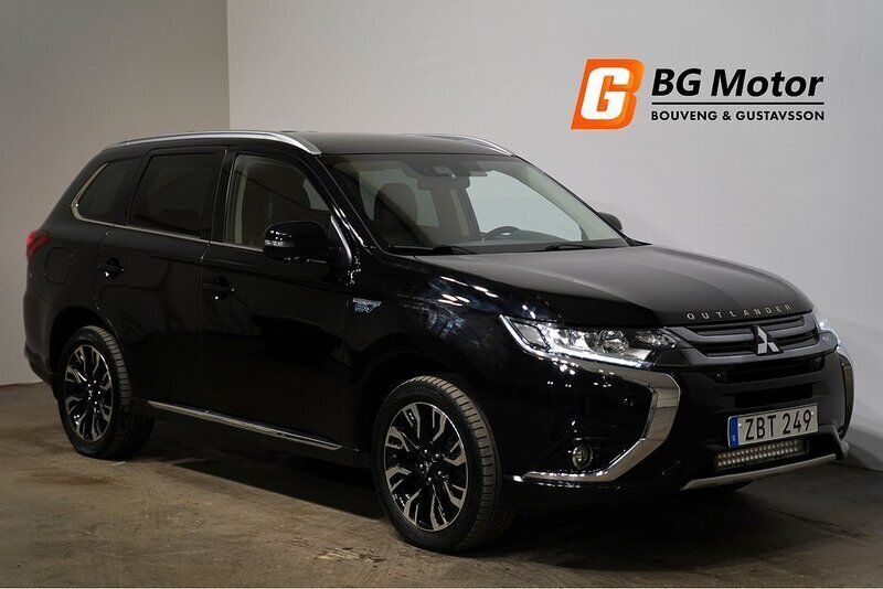 Svart Begagnad 2017 Mitsubishi Outlander P-HEV SUV | 179 700 kr (Marknadspris) - Bild 1/3
