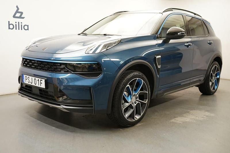 Blå Begagnad 2023 Lynk & Co 01 SUV | 314 900 kr (Marknadspris) - Bild 1/4