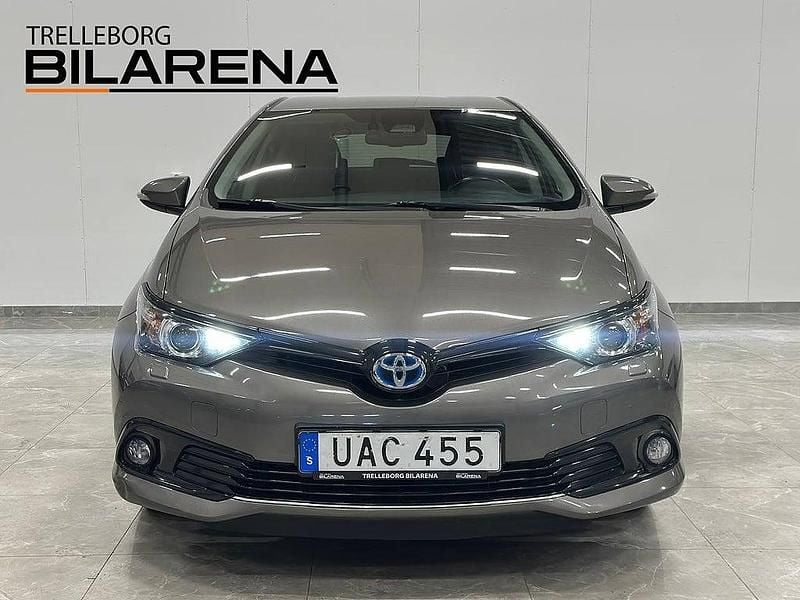 Begagnad Toyota Auris Comfort 136 HK (100 kW) 2018 Mörkgrå Halvkombi