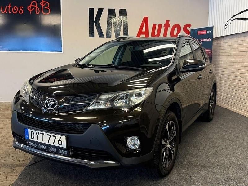 Mörkbrun (brun) Begagnad 2014 Toyota RAV4 Active SUV | 149 900 kr (Marknadspris) - Bild 1/4