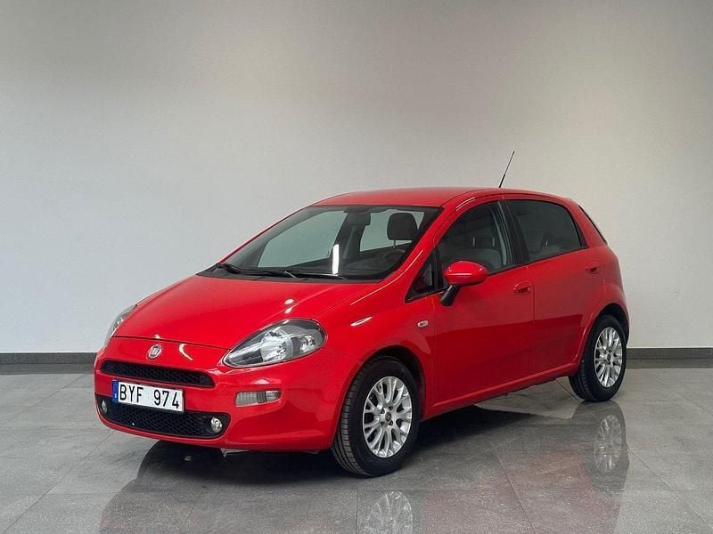 Röd Begagnad 2012 Fiat Punto Evo Easy Halvkombi | 47 900 kr - Bild 1/4