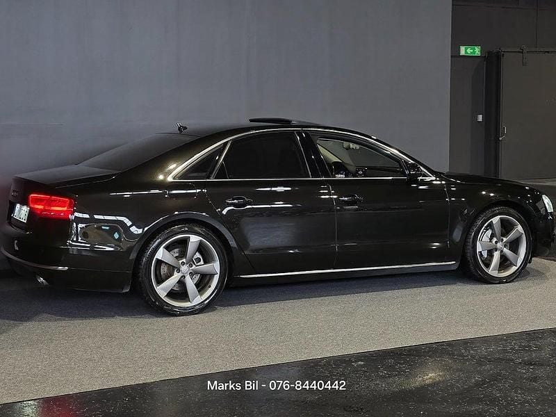 Begagnad Audi A8 250 HK (183 kW) 2010 Svart Sedan