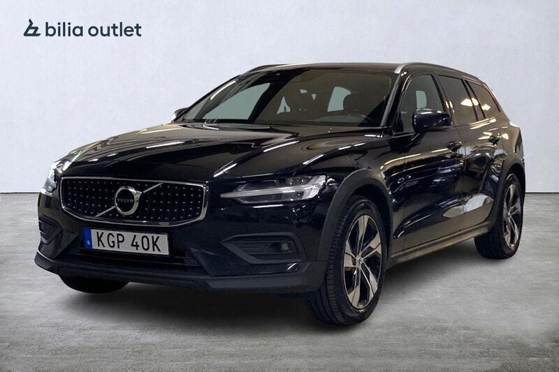 Svart Begagnad 2021 Volvo V60 CC SE Kombi | 269 900 kr (Bra pris) - Bild 1/3