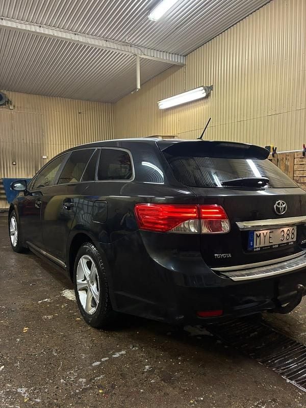 Begagnad Toyota Avensis 126 HK (92 kW) 2012 Kombi