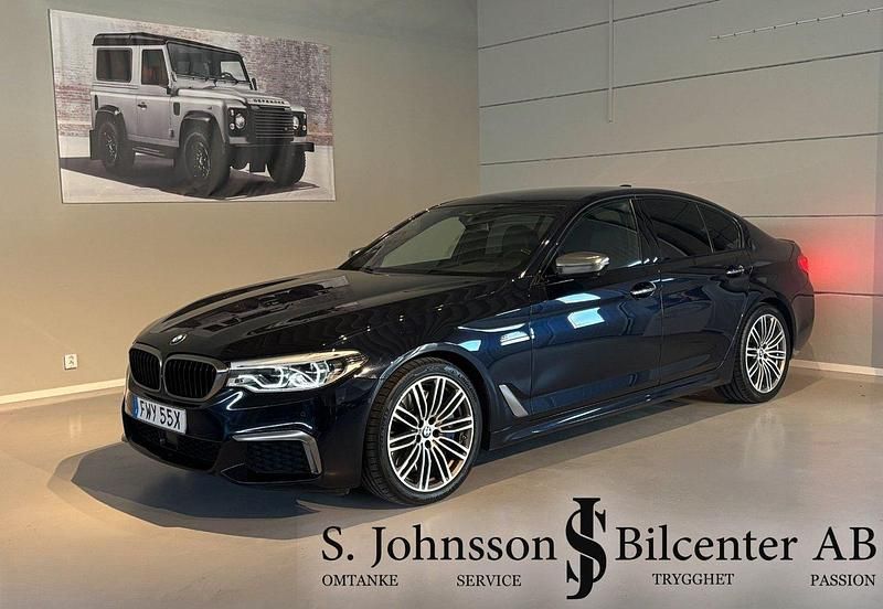 Svart Begagnad 2017 BMW M550 Comfort Edition Sedan | 359 900 kr (Superpris) - Bild 1/4