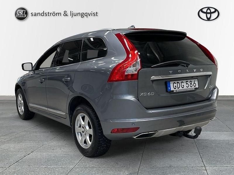 Begagnad Volvo XC60 Standard 192 HK (141 kW) 2017 Grå SUV