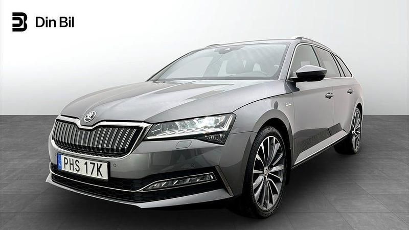 Begagnad Skoda Superb LAURIN & KLEMENT 156 HK (114 kW) 2022 Grå Kombi