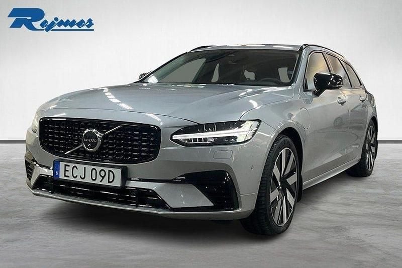Silver dawn metallic Begagnad 2025 Volvo V90 Plus Kombi | 479 900 kr - Bild 1/4