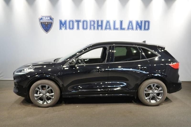 Svart Begagnad 2022 Ford Kuga ST-Line SUV | 239 900 kr (Marknadspris) - Bild 1/4