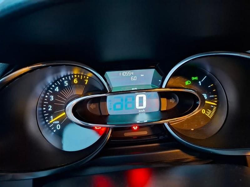 Begagnad Renault Clio IV 90 HK (66 kW) 2015 Halvkombi