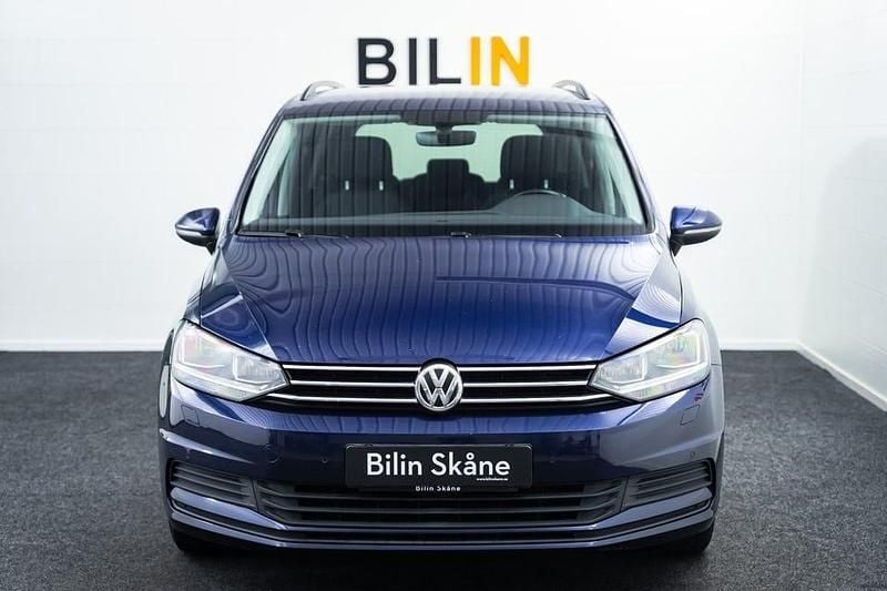 Begagnad VW Touran 150 HK (110 kW) 2016 Blå Minibuss
