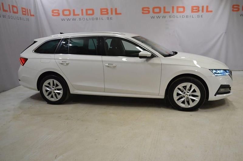 Begagnad Skoda Octavia Style 150 HK (110 kW) 2021 Vit Kombi