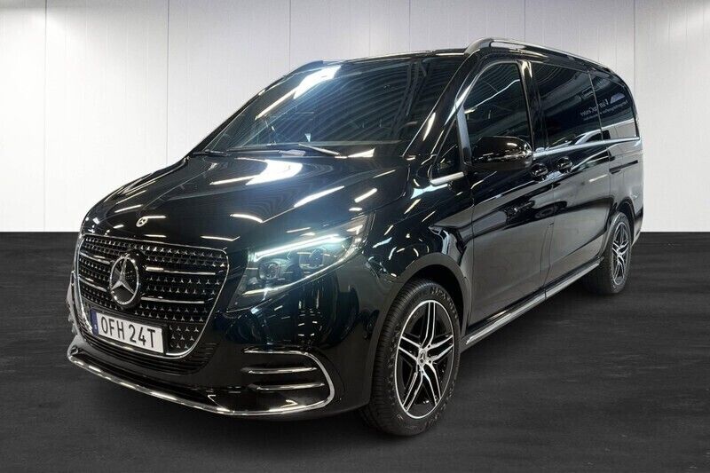 Svart Begagnad 2024 Mercedes V300 Avantgarde Minibuss | 719 920 kr (Superpris) - Bild 1/4
