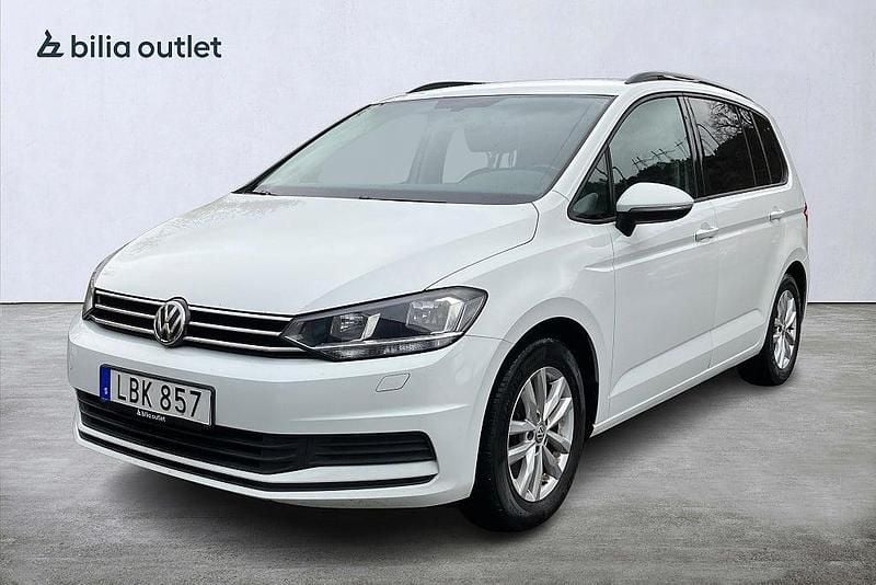 Vit Begagnad 2015 VW Touran Minibuss | 129 900 kr (Bra pris) - Bild 1/3