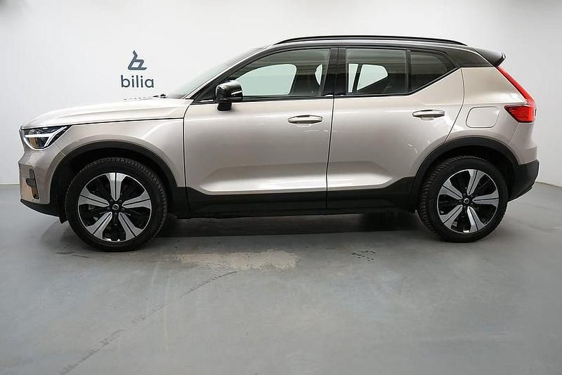 Begagnad Volvo XC40 Core 185 kW (252 HK) 2022 Ljusgrå SUV