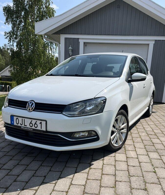 Vit Begagnad 2017 VW Polo Halvkombi | 79 000 kr (Marknadspris) - Bild 1/4