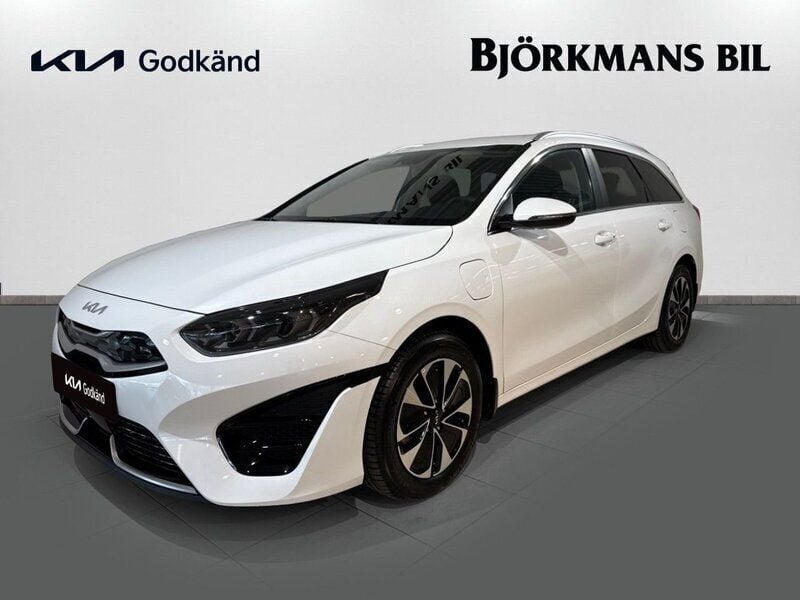Vit Begagnad 2024 Kia Ceed Sportswagon Kombi | 329 000 kr (Dyr) - Bild 1/4