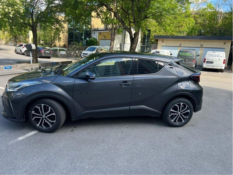 Grå Begagnad 2021 Toyota C-HR Edition SUV | 190 000 kr (Lite dyr) - Bild 1/4