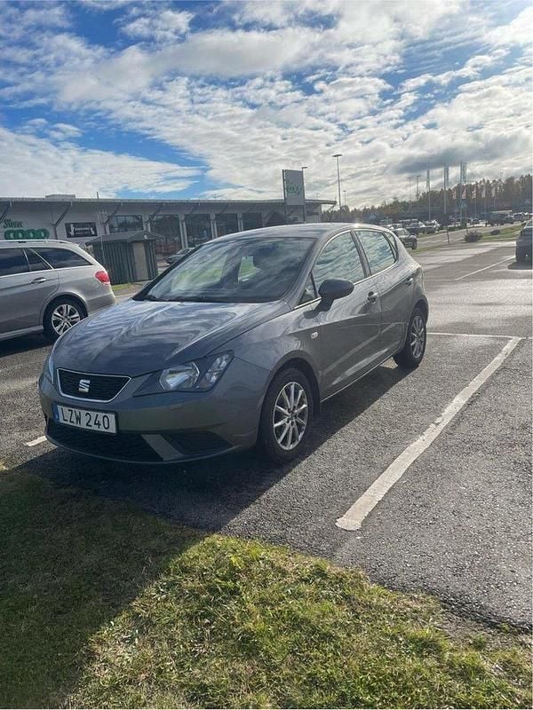 Grå Begagnad 2016 Seat Ibiza Style Halvkombi | 67 000 kr (Bra pris) - Bild 1/4