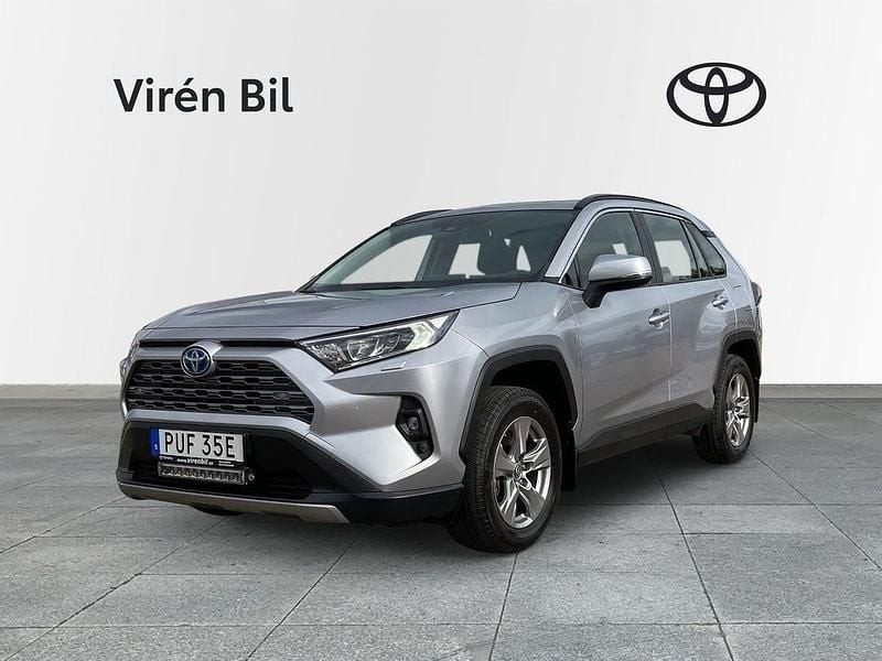 Silver Begagnad 2022 Toyota RAV4 Hybrid SUV | 359 000 kr (Superpris) - Bild 1/4