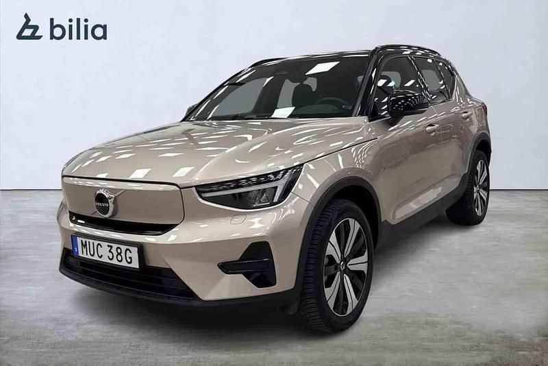 Grå Begagnad 2023 Volvo XC40 Single Motor SUV | 334 900 kr - Bild 1/1