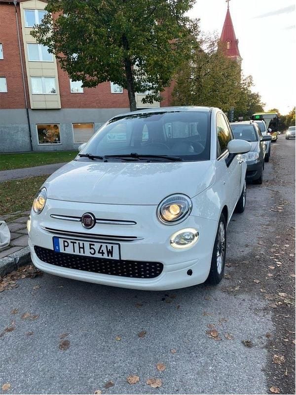 Vit Begagnad 2021 Fiat 500 Lounge Halvkombi | 99 000 kr (Marknadspris) - Bild 1/4