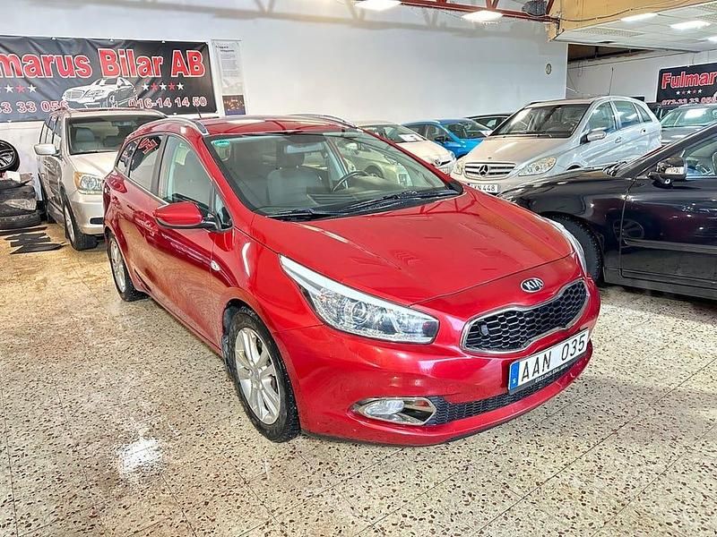 Begagnad Kia Ceed Sportswagon EX 90 HK (66 kW) 2013 Röd Kombi