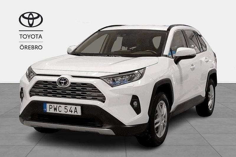 Vit Begagnad 2022 Toyota RAV4 Hybrid Active SUV | 339 900 kr (Superpris) - Bild 1/3