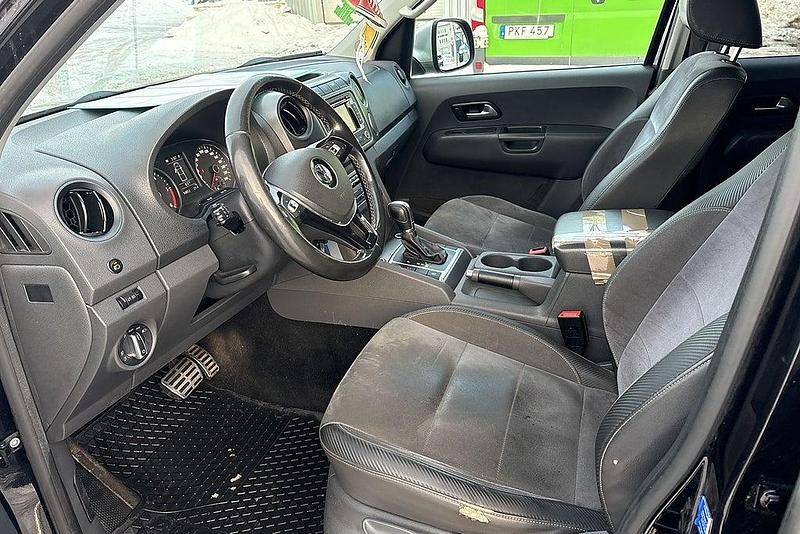 Begagnad VW Amarok Highline 180 HK (132 kW) 2015 Svart Pickup