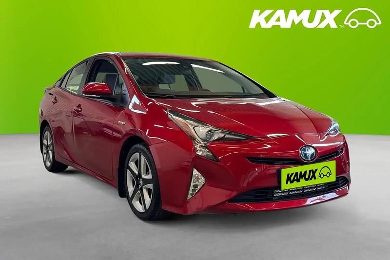Röd Begagnad 2016 Toyota Prius Halvkombi | 159 800 kr (Marknadspris) - Bild 1/4
