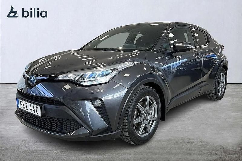 Grå Begagnad 2020 Toyota C-HR Edition SUV | 244 900 kr (Marknadspris) - Bild 1/3