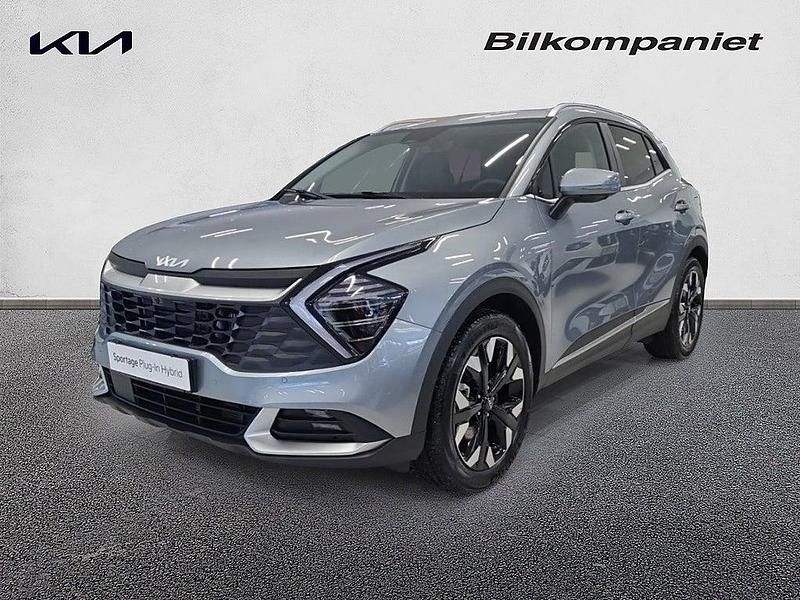 Grå Ny 2025 Kia Sportage Advance SUV | 471 975 kr (Lite dyr) - Bild 1/4