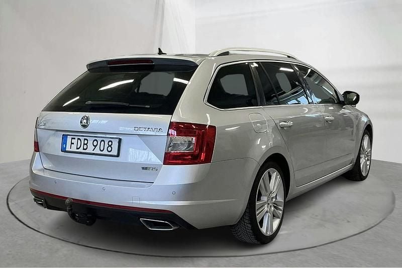 Begagnad Skoda Octavia RS 184 HK (135 kW) 2014 Silver Halvkombi