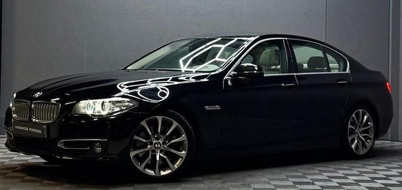 Svart Begagnad 2015 BMW ActiveHybrid 5 Luxury Line Sedan | 214 900 kr - Bild 1/4