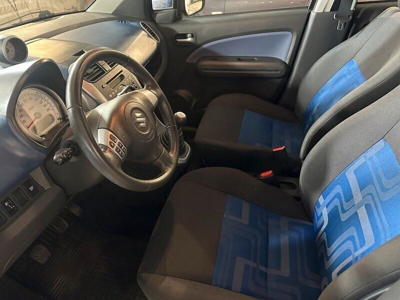 Begagnad Suzuki Splash GLS 94 HK (69 kW) 2011 Blå Halvkombi
