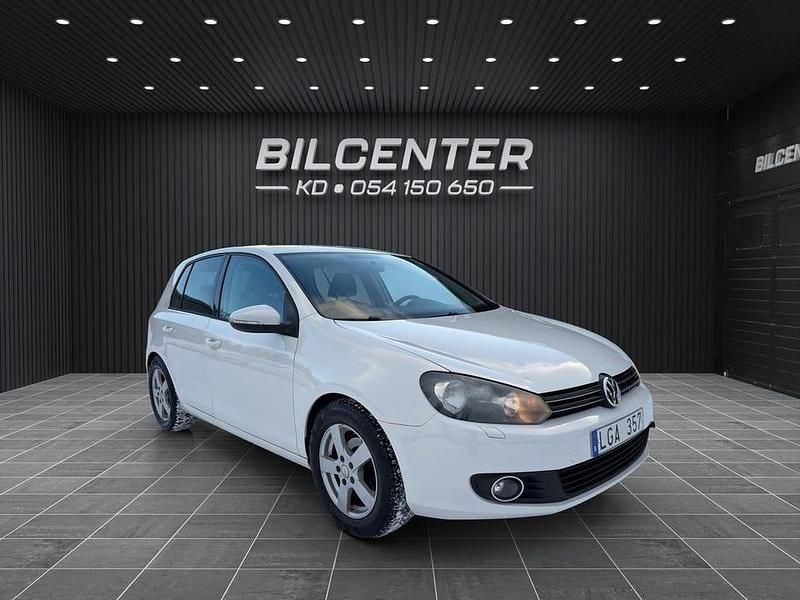 Vit Begagnad 2011 VW Golf VI Halvkombi | 79 900 kr (Marknadspris) - Bild 1/4