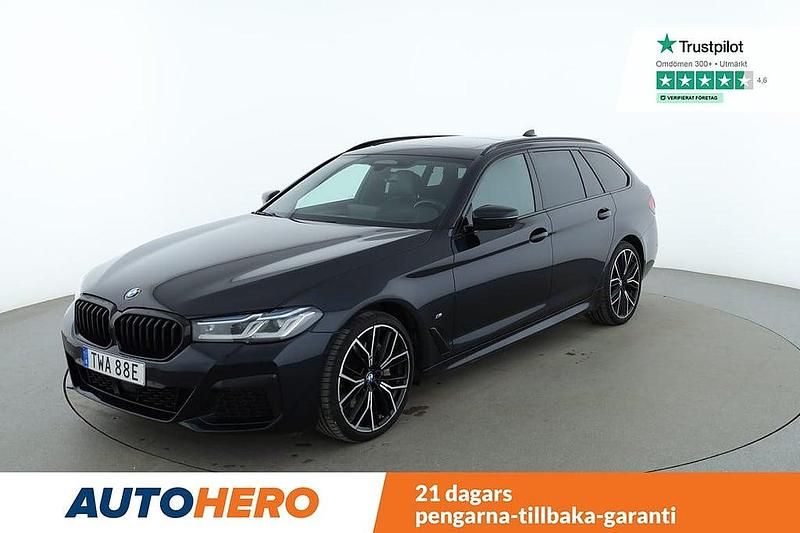 Svart Begagnad 2021 BMW 540 M Sport Kombi | 619 000 kr (Lite dyr) - Bild 1/4