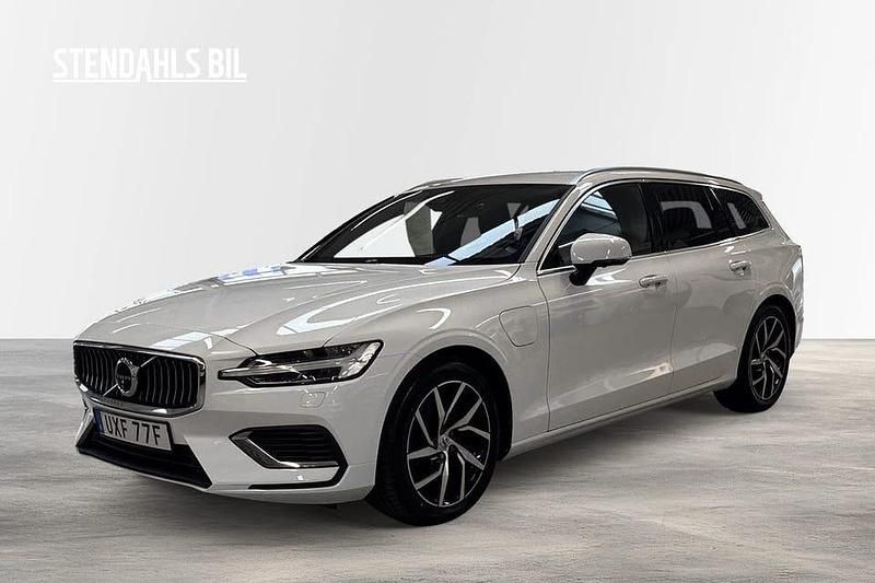 Vit Begagnad 2020 Volvo V60 Inscription Kombi | 309 900 kr (Marknadspris) - Bild 1/4