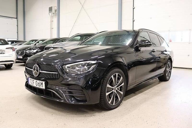 Svart Begagnad 2021 Mercedes E300 AMG line Kombi | 459 700 kr (Dyr) - Bild 1/4