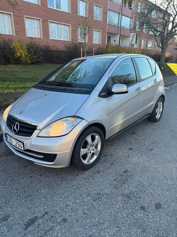 Begagnad 2010 Mercedes A160 Halvkombi | 20 000 kr (Marknadspris) - Bild 1/4