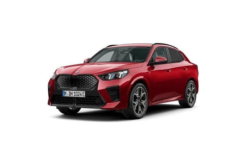 Röd Begagnad 2023 BMW iX2 Comfort Edition SUV | 515 900 kr - Bild 1/4