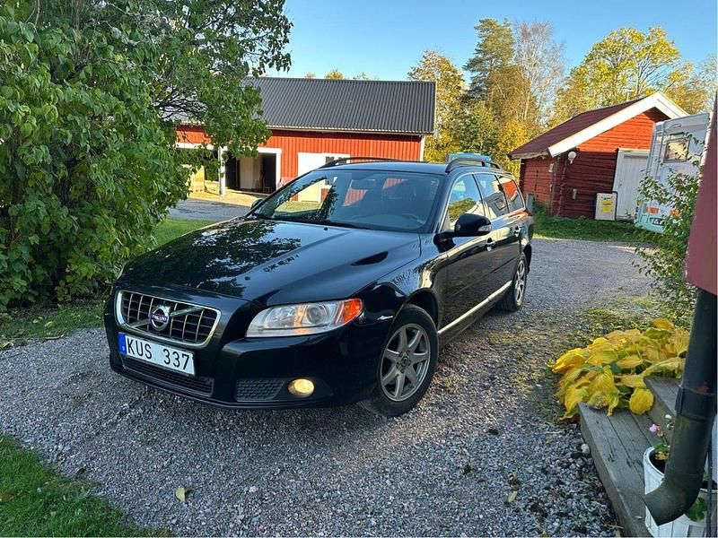 Svart Begagnad 2011 Volvo V70 Kombi | 88 000 kr (Marknadspris) - Bild 1/4