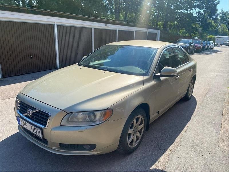 Brun Begagnad 2007 Volvo S80 Momentum Sedan | 22 000 kr (Superpris) - Bild 1/4