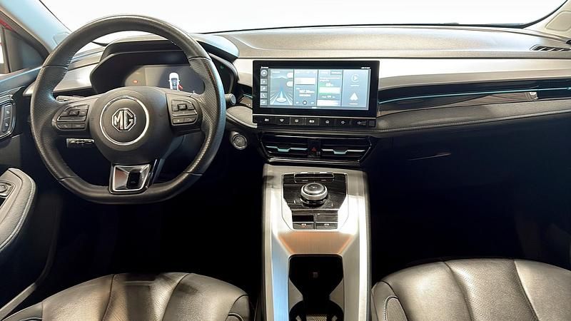 Begagnad MG MG5 EV Luxury 130 kW (177 HK) 2022 Röd Kombi